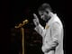 Romeo Santos responde a inquietudes de sus fanes y asegura que no le arreglan la voz